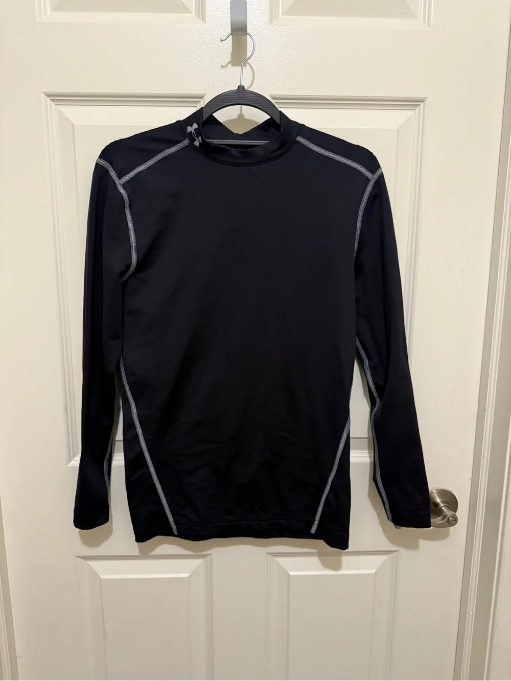 Under Armour Men’s Black Long-Sleeve Rash Guard with Gray Stitching